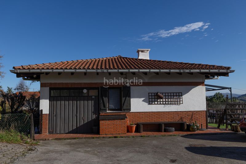 Foto 7a85d807-7db4-4b76-b8ed-806f9bc2ed46. Xalet amb xemeneia aparcament piscina a Mutriku