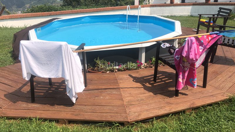 Foto ec22f830-16a5-4a44-905b-b77d72434115. Xalet amb xemeneia aparcament piscina a Mutriku
