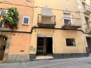 Casa a Flix. Vivienda para reformar