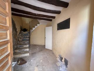 Casa aparellada a Riba-roja d´Ebre. Casa en riba roja