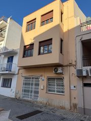 Pis a Vandell�s i l�Hospitalet de l�Infant. Para reformar