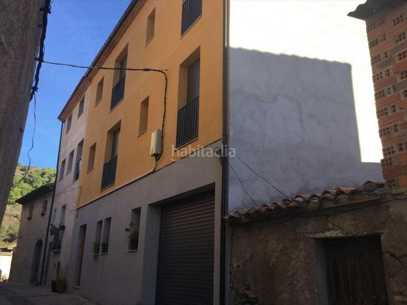Foto cdbb84a3-914b-4645-a1da-7329b2e3e5e9. Aparcament cotxe a Porrera