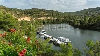 Foto 68a1ea01-77c8-4c4a-80f9-6061b84641da. Casa adossada a Riba-roja d´Ebre