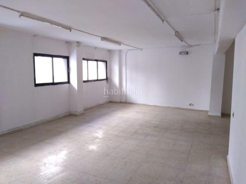 Foto b4720cb0-92e1-43b9-a6b5-2ae48e109e94. Local comercial a Móra d´Ebre