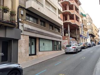 Local Comercial a M�ra d�Ebre. Locales centrico mora debre