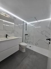 Location Appartement à Calle maria cristina 40. Piso reformado a estrenar en calle maría cristina  santa cruz de