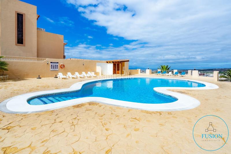 Foto 43a5e87d-7749-4290-8969-0e798a845cfa. Casa adossada amb aparcament piscina a Torviscas Centro y Alto Adeje