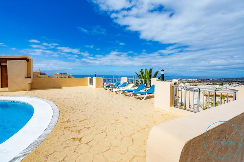 Foto 49bfbf49-201b-4428-af32-1dcff246ad06. Casa adossada amb aparcament piscina a Torviscas Centro y Alto Adeje