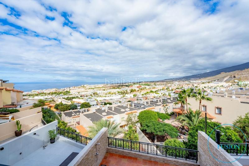 Foto c15bb65f-33e6-4955-b3b4-ad93c82b0712. Casa adossada amb aparcament piscina a Torviscas Centro y Alto Adeje