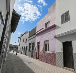 Casa adossada a Ravina 12. Casa a reformar en pasaje ravina el toscal santa cruz