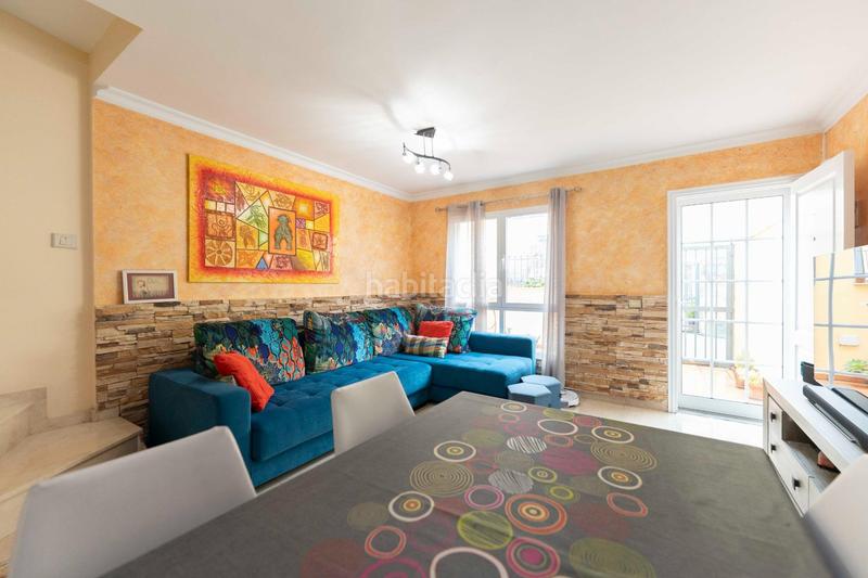 Foto 3e38c62a-d13c-4481-ba17-60a14a313f02. Casa adosada en calle alcalde jose hernandez 9 adosado con terrazas, garaje doble y placas solares en el centro en Tegueste