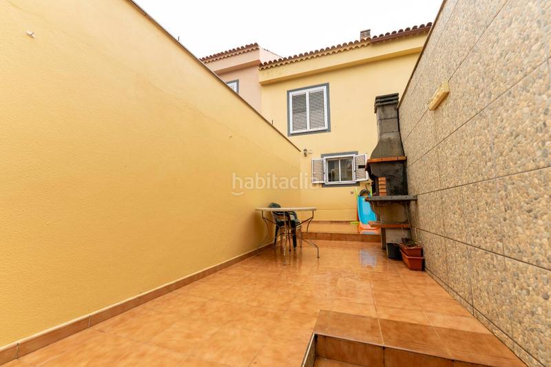 Foto 484d7d91-48d7-4231-a5e3-88ab5f0c381b. Casa adosada en calle alcalde jose hernandez 9 adosado con terrazas, garaje doble y placas solares en el centro en Tegueste