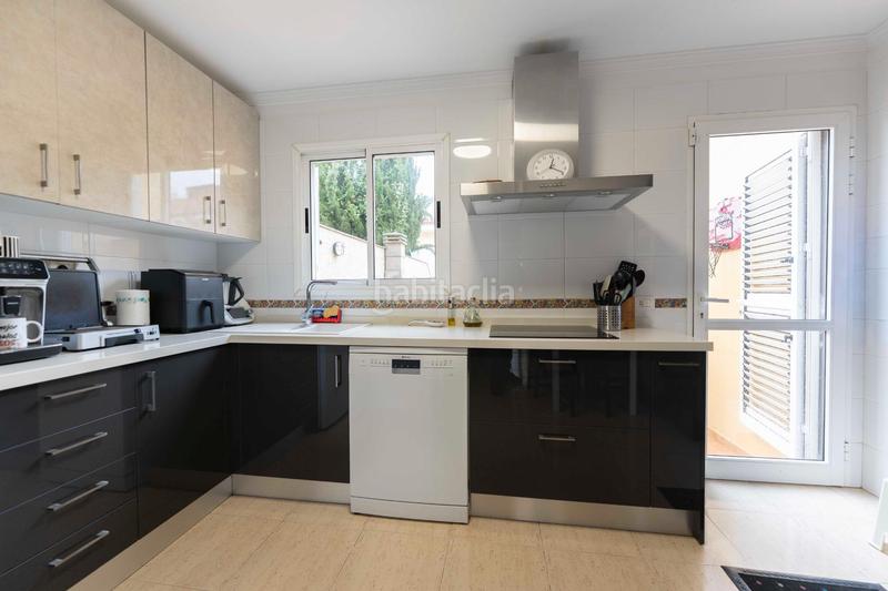 Foto 53cb7bec-bee7-490e-8fb7-d0ccb63812b2. Casa adosada en calle alcalde jose hernandez 9 adosado con terrazas, garaje doble y placas solares en el centro en Tegueste