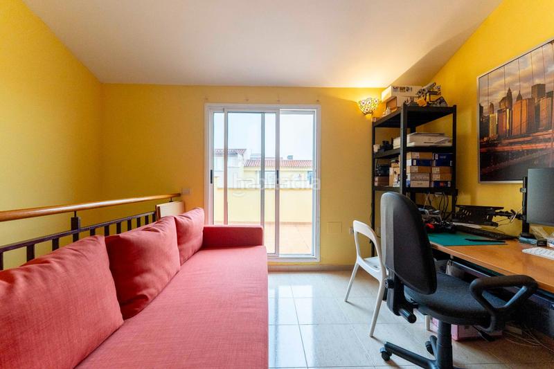 Foto 55ebe120-dd6e-43dd-8c7f-ae25ed20b657. Casa adosada en calle alcalde jose hernandez 9 adosado con terrazas, garaje doble y placas solares en el centro en Tegueste