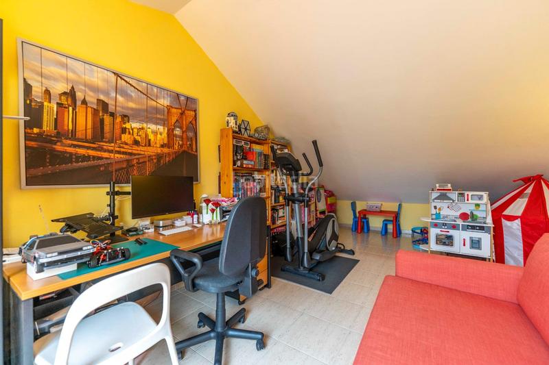 Foto 5e980e9d-feaa-459a-8c38-eb716f28999e. Casa adosada en calle alcalde jose hernandez 9 adosado con terrazas, garaje doble y placas solares en el centro en Tegueste