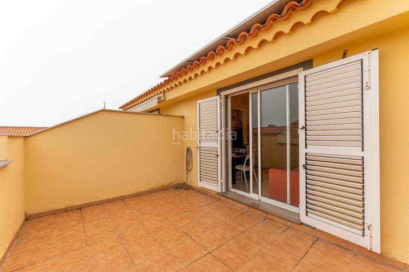 Foto 64b89020-e0d1-4517-8948-a2441cbefc57. Casa adosada en calle alcalde jose hernandez 9 adosado con terrazas, garaje doble y placas solares en el centro en Tegueste