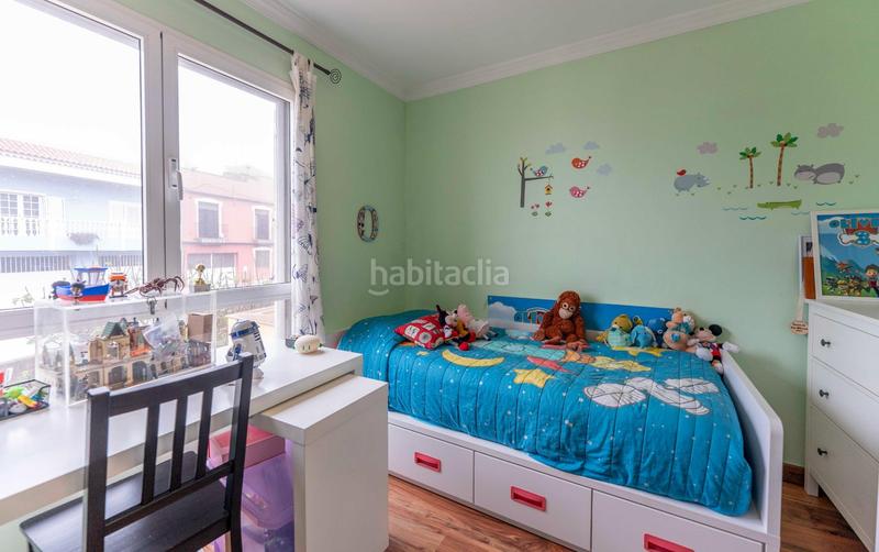 Foto 7b1b59c9-a7e3-4a0b-aae0-4b974a307b48. Casa adosada en calle alcalde jose hernandez 9 adosado con terrazas, garaje doble y placas solares en el centro en Tegueste