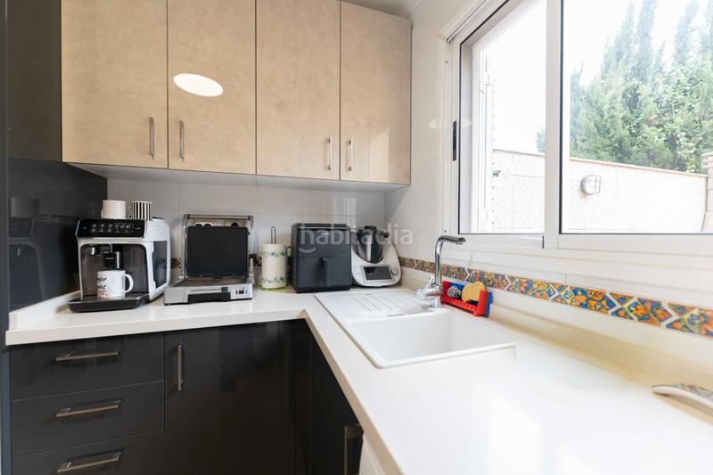 Foto 801ccb0b-a345-4bcb-848b-c749cf108fbc. Casa adosada en calle alcalde jose hernandez 9 adosado con terrazas, garaje doble y placas solares en el centro en Tegueste