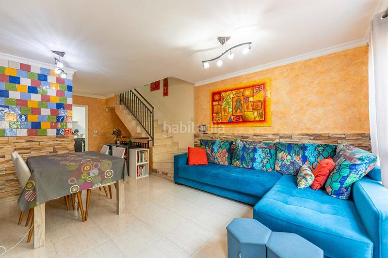 Foto 898759d8-fa04-46e8-9a79-019174064f44. Casa adosada en calle alcalde jose hernandez 9 adosado con terrazas, garaje doble y placas solares en el centro en Tegueste