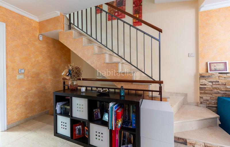 Foto a2d95e9b-d15e-4e05-aacb-ae19455afbf3. Casa adosada en calle alcalde jose hernandez 9 adosado con terrazas, garaje doble y placas solares en el centro en Tegueste