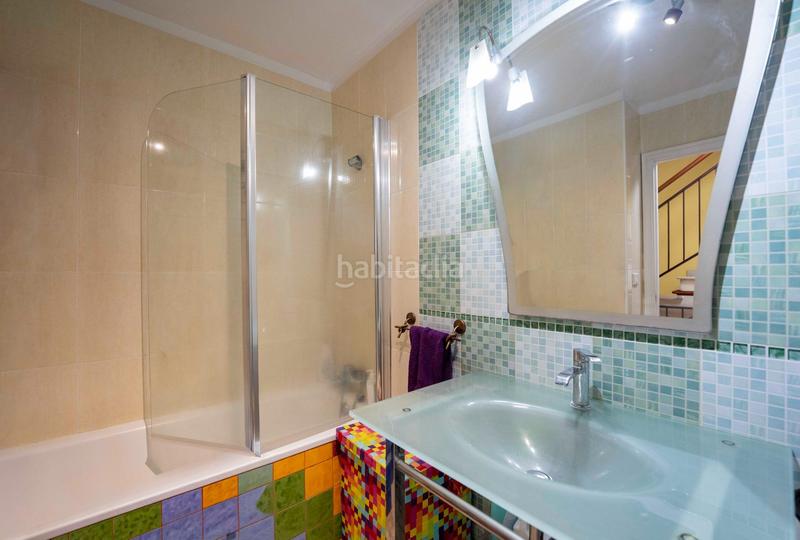 Foto ae88dae9-1157-4ef3-8d3b-abf2a11edaa9. Casa adosada en calle alcalde jose hernandez 9 adosado con terrazas, garaje doble y placas solares en el centro en Tegueste