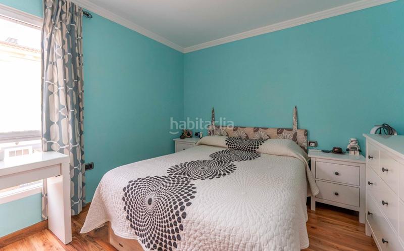 Foto c89a8733-210c-4295-9bd2-3c74849d32ee. Casa adosada en calle alcalde jose hernandez 9 adosado con terrazas, garaje doble y placas solares en el centro en Tegueste