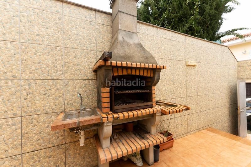 Foto e182c65d-3d62-47e6-9cd1-d88c8d6e44bb. Casa adosada en calle alcalde jose hernandez 9 adosado con terrazas, garaje doble y placas solares en el centro en Tegueste