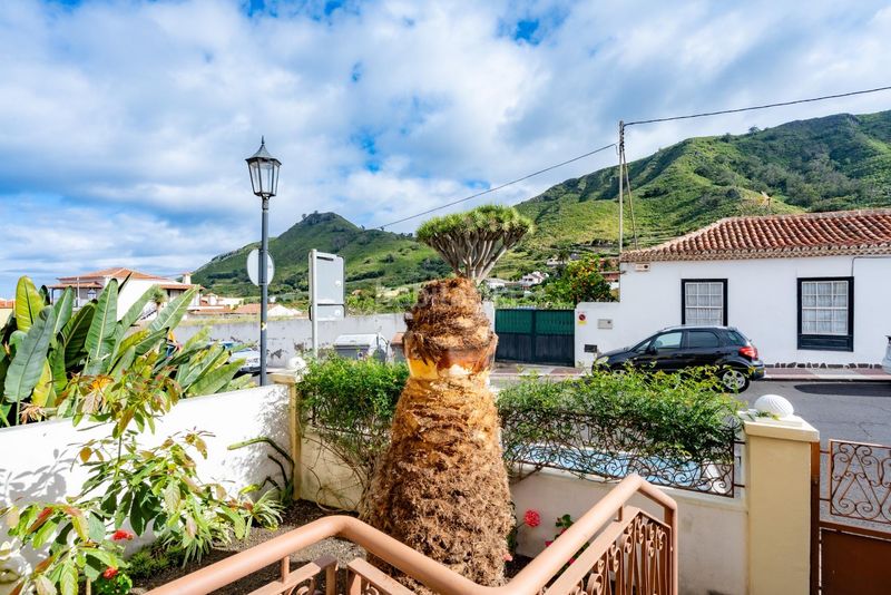 Foto 04a1595d-dd1f-44e0-bef0-3750a4ba4266. Casa adossada amb aparcament a Tegueste