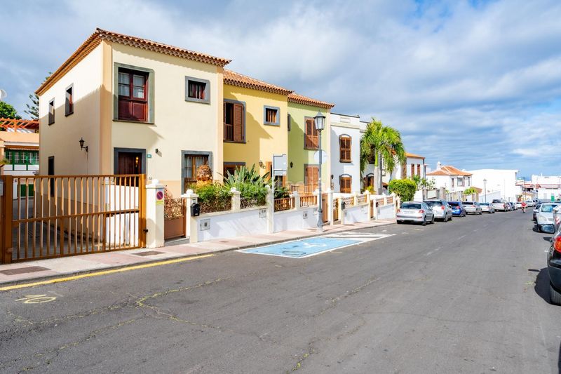 Foto bbd95465-9ca1-469d-a977-5db7d33feee0. Casa adossada amb aparcament a Tegueste
