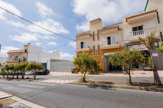 Maison à Arico. Una vivienda única en arico con tres niveles, amplios espacios y