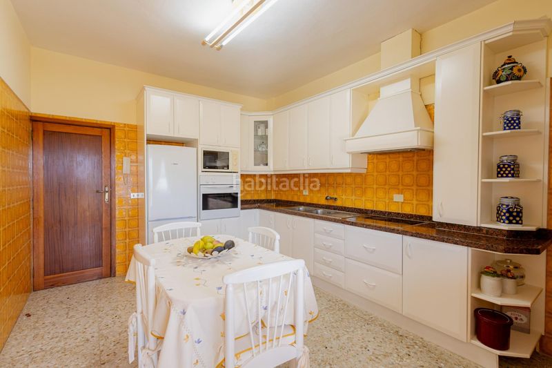 Foto 43f20865-0d2f-4a37-ac01-393cf2d692db. Casa amb aparcament a Arico