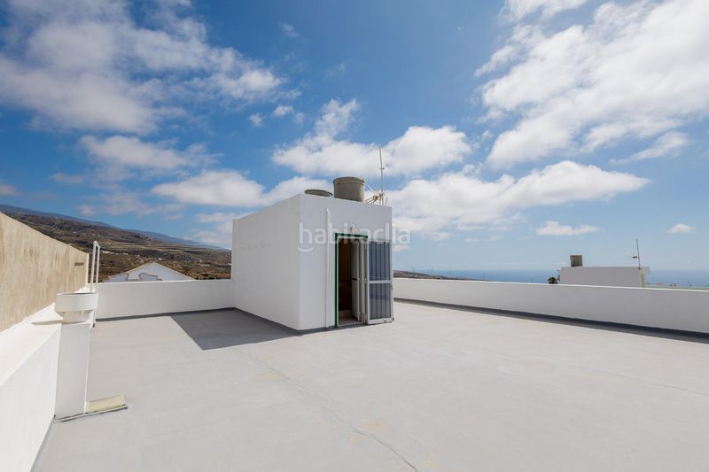 Foto 5177a119-6d09-4332-b735-d081cae37962. Casa amb aparcament a Arico