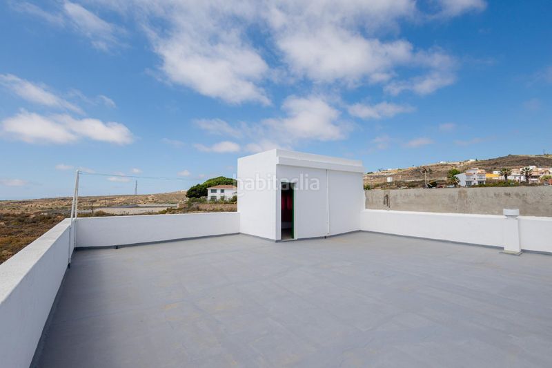 Foto c4ce4079-5dfd-4e1b-9eb3-64aae68d2f12. Casa amb aparcament a Arico
