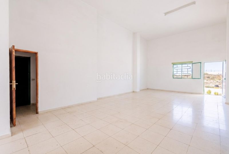 Foto c697d575-f806-4f0b-ba0d-a96720eb2cde. Casa amb aparcament a Arico