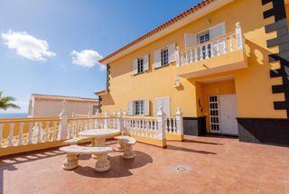 Chalet  Punta la. Espectacular villa independiente en la zona alta de candelaria