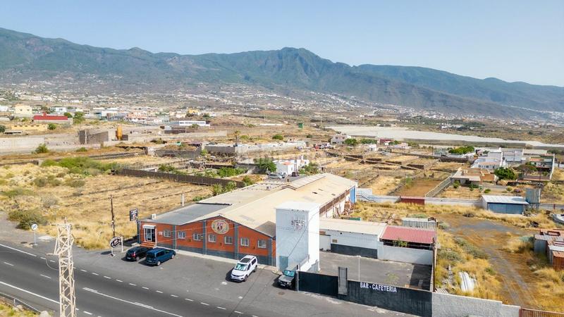 Foto 8dc9fee8-1ea0-4c9f-ad02-cda53fe5a479. Nau industrial a Arafo