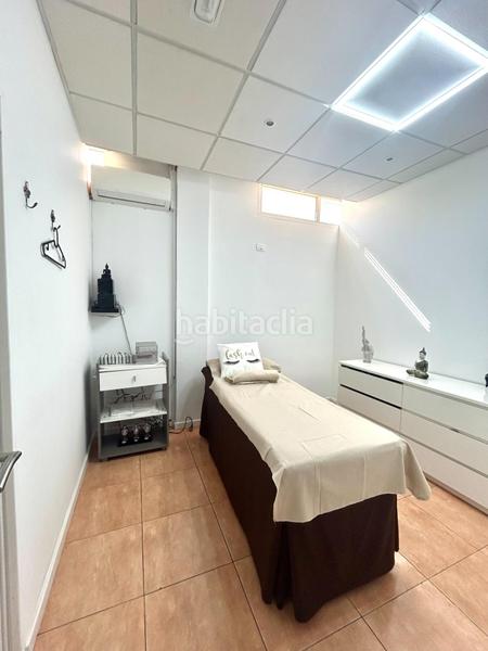Foto c30056bd-e569-4a42-856f-4ae87cbaeae2. Alquiler local comercial traspaso centro de estética en miraverde, en Adeje