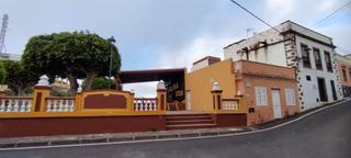Masia  Real. Casita terrera con huerto a reformar en la guancha