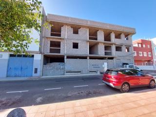Edifici a Calle calle miguel calcerrada 47. Edificio en construcción en esquina, el fraile, arona  ideal inv