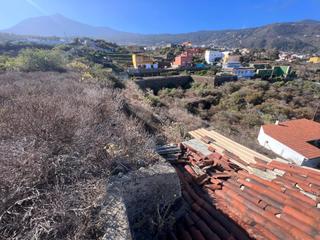 Fondo rustico in Buen Paso - La Mancha. Parcela rústica céntrica en icod de los vinos