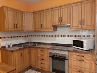 Location Rez-de-chaussée à Arafo. Vive con comodidad en el corazón de arafo! piso de 3 habitacione