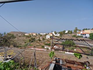 Casa a Alajeró. Venta casa de campo para reformar  con terreno en asentamiento r