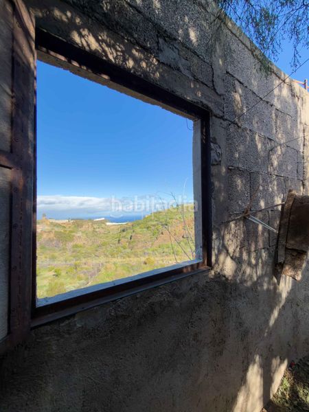 Foto ea9e2e48-ac76-417b-baf8-81e3f82316a3. Casa  independiente con terreno rústico en Arafo