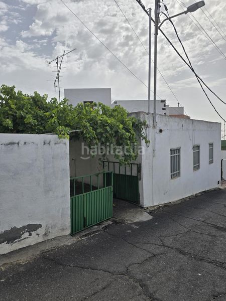 Foto a2260b21-b99a-4598-8572-4add99dc695c. Casa amb aparcament a Pinar de El Hierro (El)