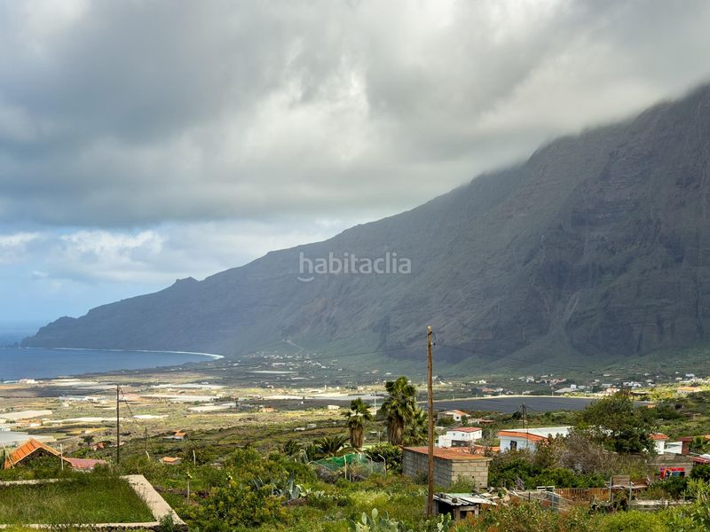 Foto 0d76886b-f995-4cd8-8cfe-b382f5016260. Masia amb aparcament a Frontera