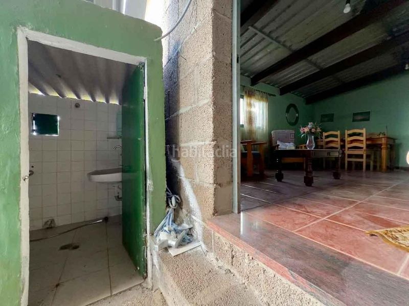 Foto 8a003f08-d74a-4d44-9750-0f9d582f30d0. Masia amb aparcament a Frontera