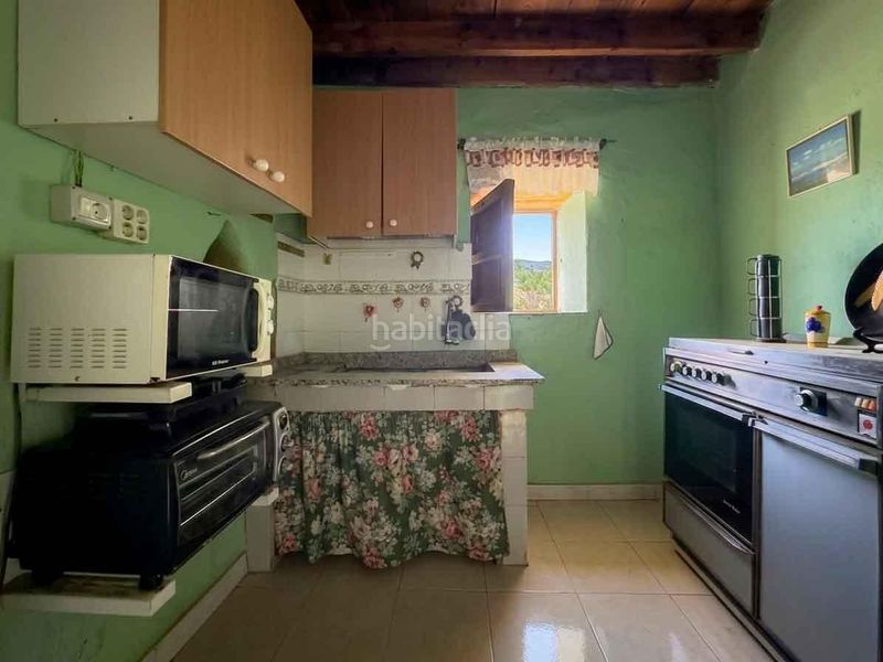 Foto efd042ae-f2f0-4523-9dac-90f25cb9714c. Masia amb aparcament a Frontera