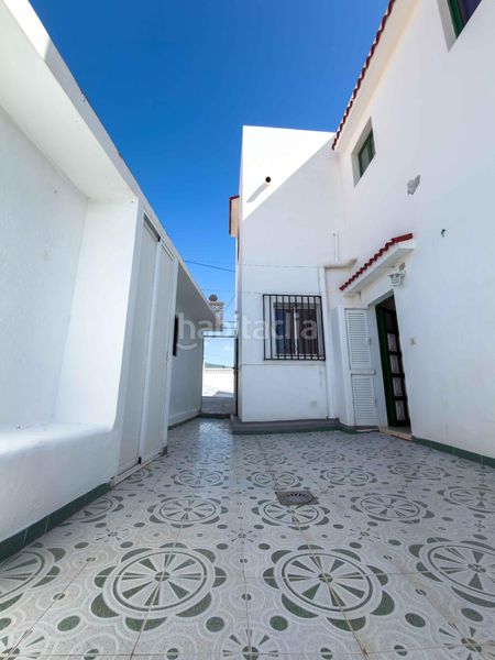 Foto c0571e8c-854a-4000-8e0a-6737fa473b90. Planta baixa amb aparcament a Cuevecitas - Malpaís Candelaria