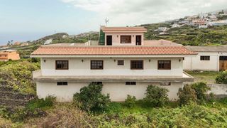 Chalet in Buen Paso - La Mancha. Venta en icod   propiedad xl ,con vivienda  nave  estudio  local