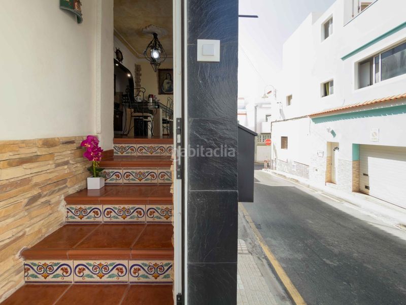 Foto dc24aa35-5ffb-4a0b-9bf6-b17bb9da9a07. Casa adossada amb aparcament a Arico